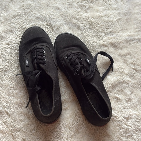Vans Black Canvas Sneakers –Women’s 6 / Men’s 4.5 | Iconic Streetwear Style - Picture 2 of 7